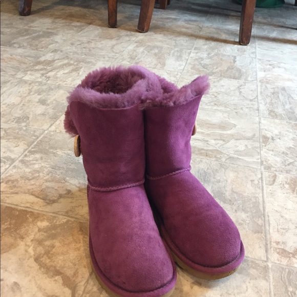 UGG 5803 Bailey Button boots sz 5 excellent cond - Picture 6 of 7